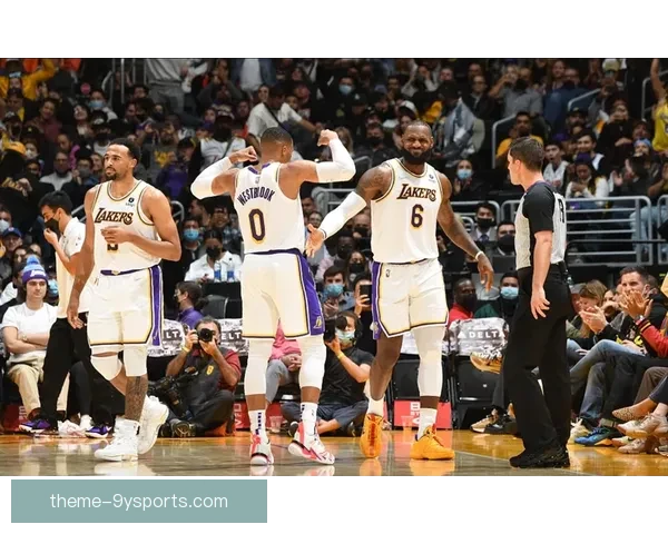 浓眉哥大爆发助湖人取胜 詹姆斯和威少联手贡献关键表现