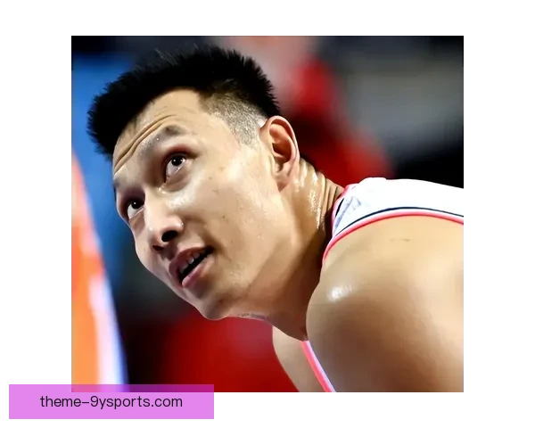 中国男篮迎战强敌关键战役 球迷热议赛场新星表现